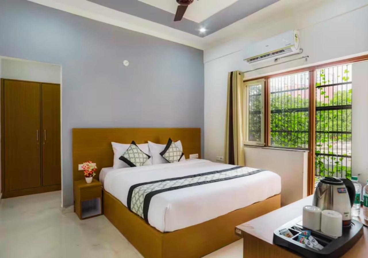 The Castle Blue Hotell Greater Noida Exteriör bild